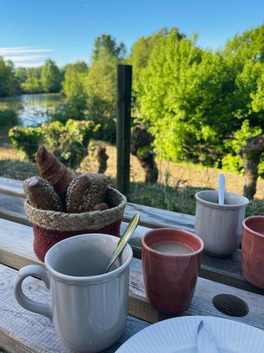 Les Nuits De Cassiopee Bed & Breakfast Sorde-l'Abbaye Ruang foto
