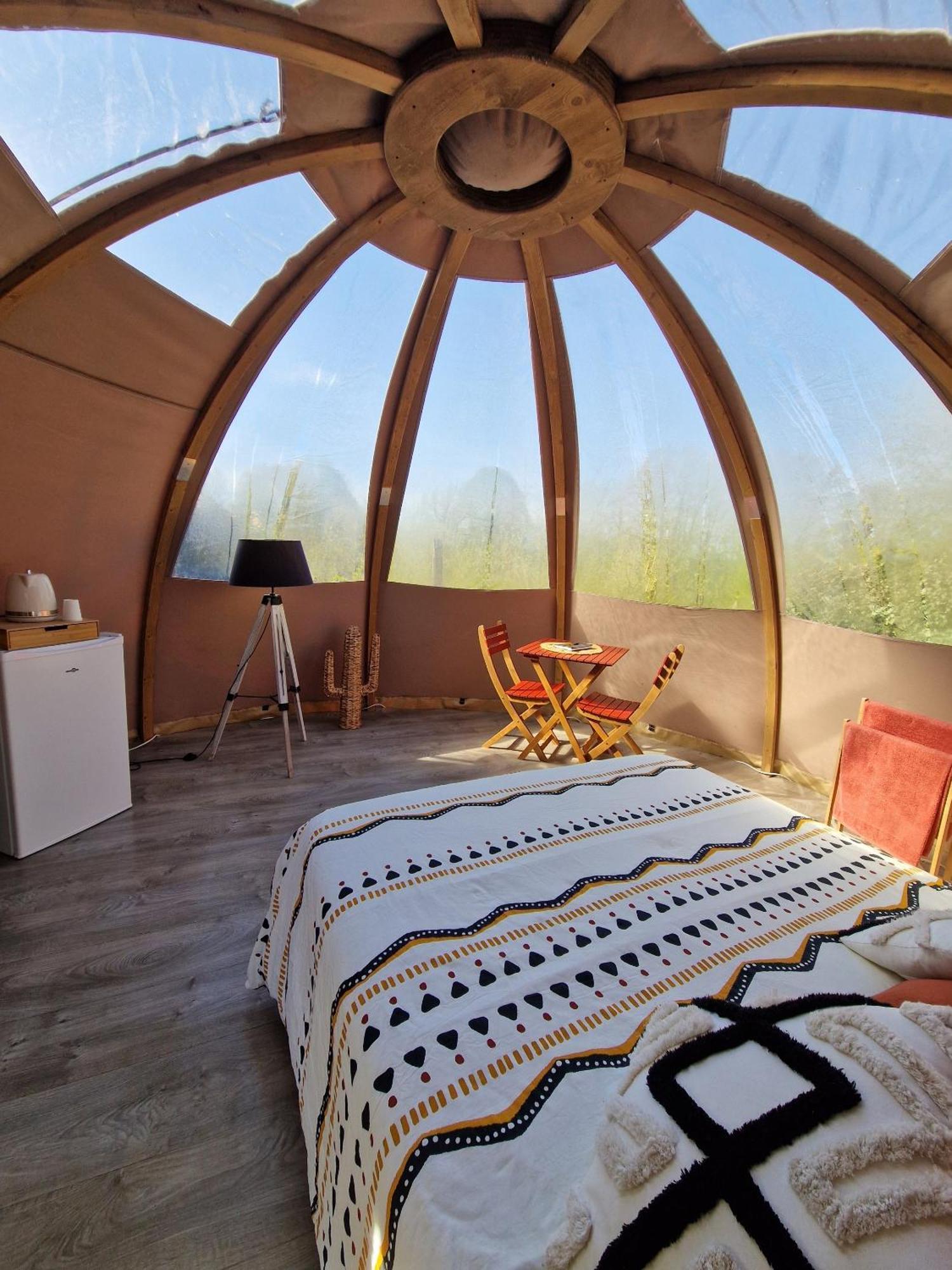 Les Nuits De Cassiopee Bed & Breakfast Sorde-l'Abbaye Ruang foto