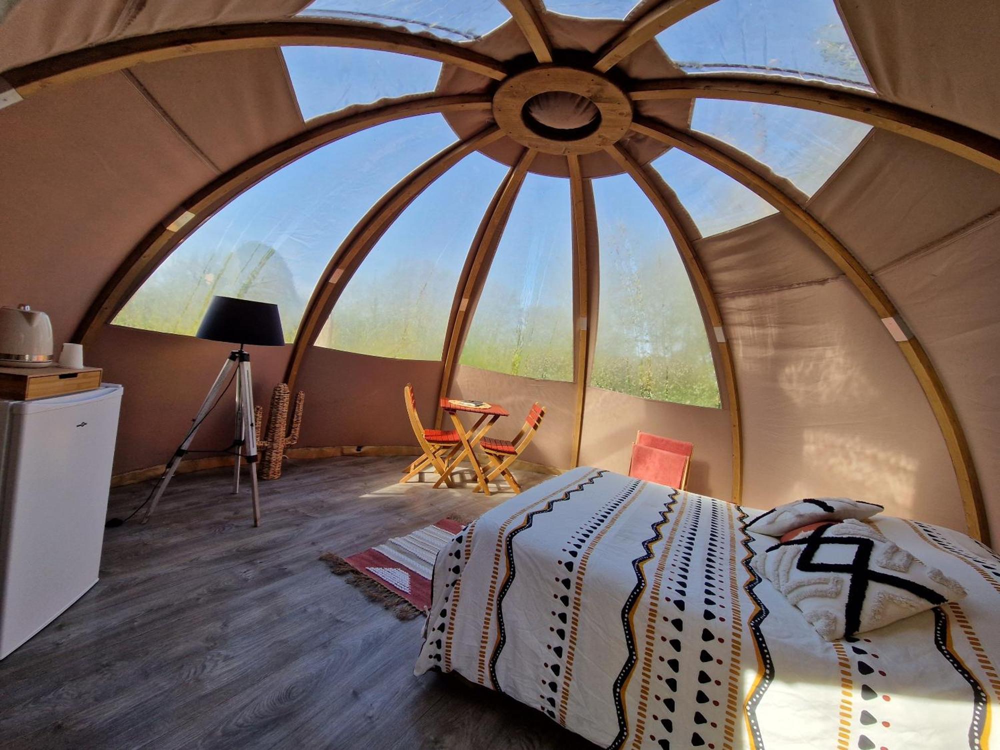 Les Nuits De Cassiopee Bed & Breakfast Sorde-l'Abbaye Ruang foto