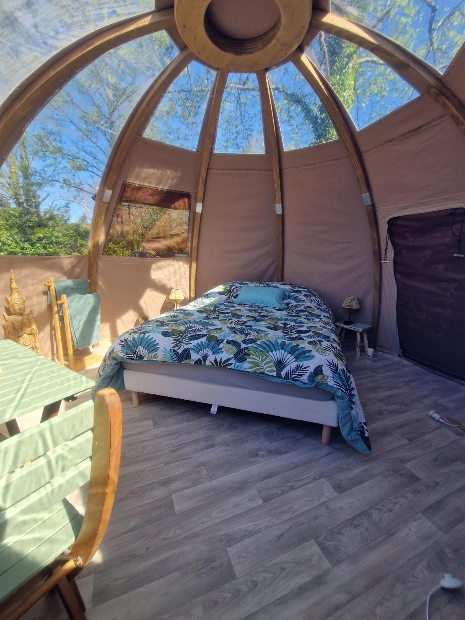 Les Nuits De Cassiopee Bed & Breakfast Sorde-l'Abbaye Ruang foto