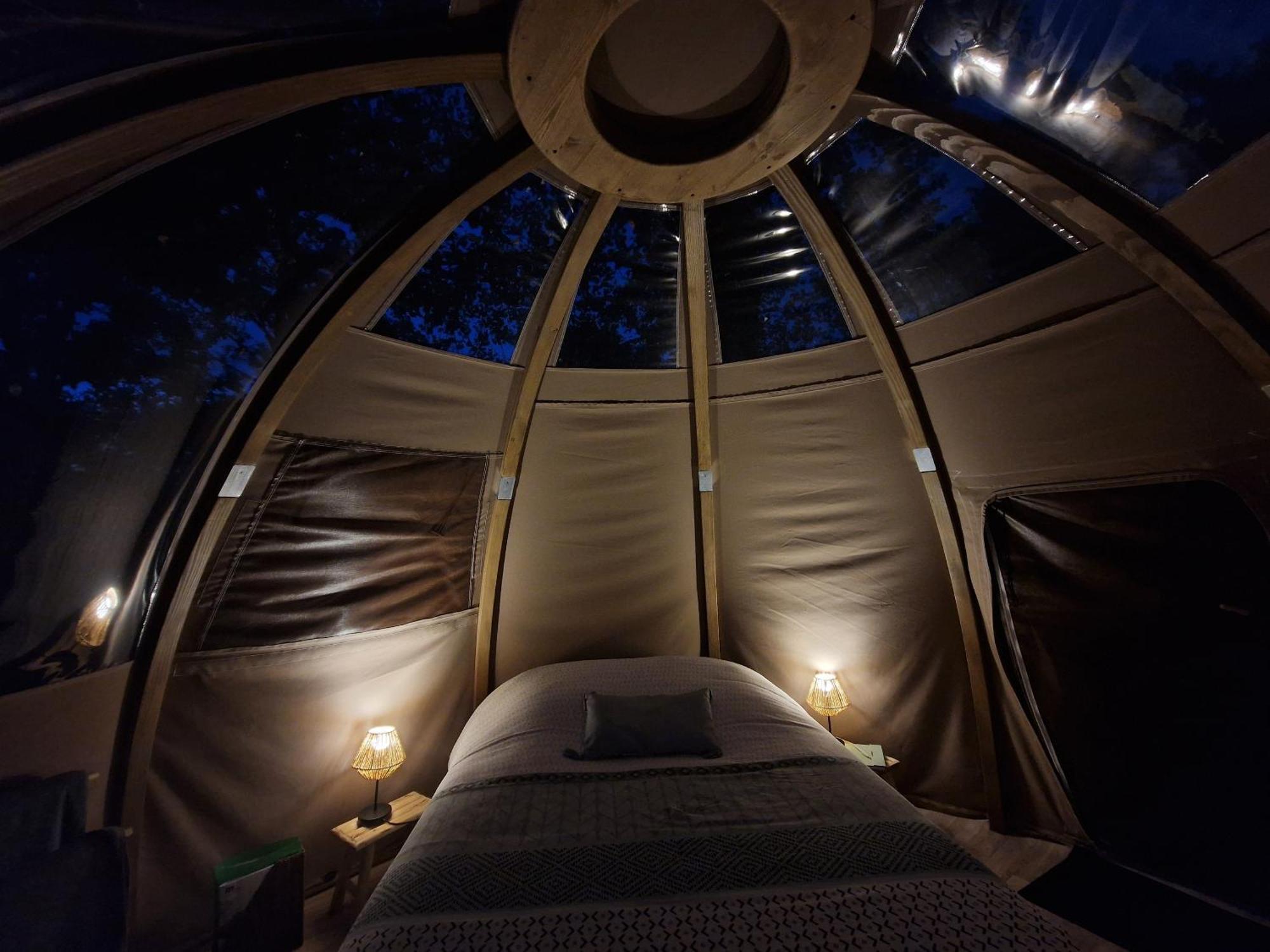 Les Nuits De Cassiopee Bed & Breakfast Sorde-l'Abbaye Ruang foto