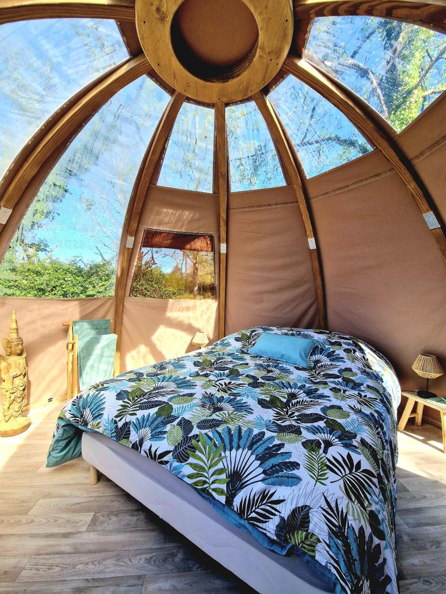 Les Nuits De Cassiopee Bed & Breakfast Sorde-l'Abbaye Ruang foto