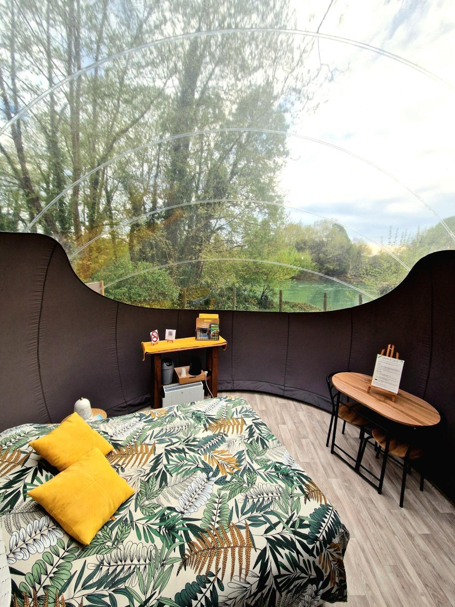 Les Nuits De Cassiopee Bed & Breakfast Sorde-l'Abbaye Ruang foto