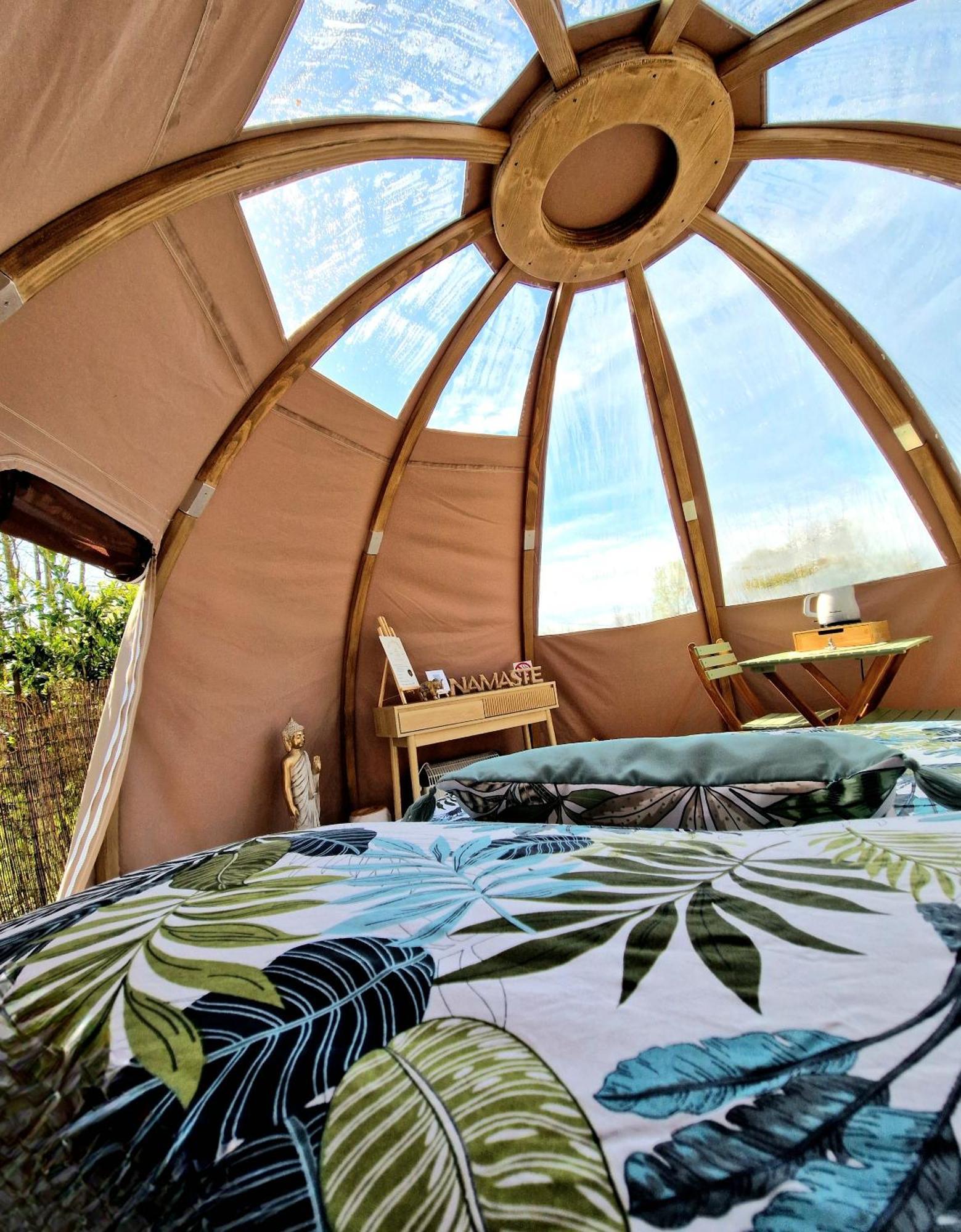 Les Nuits De Cassiopee Bed & Breakfast Sorde-l'Abbaye Ruang foto