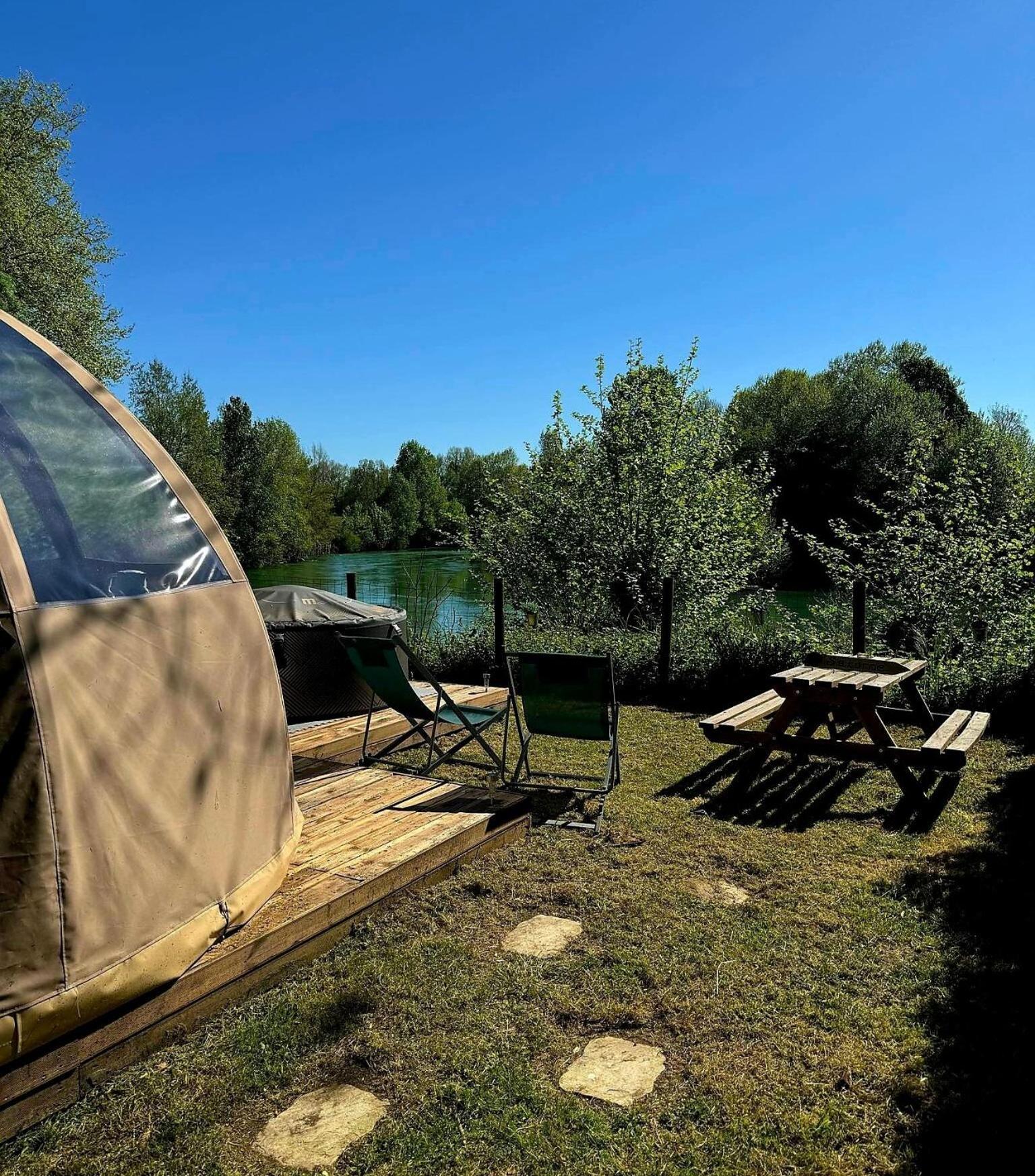 Les Nuits De Cassiopee Bed & Breakfast Sorde-l'Abbaye Ruang foto