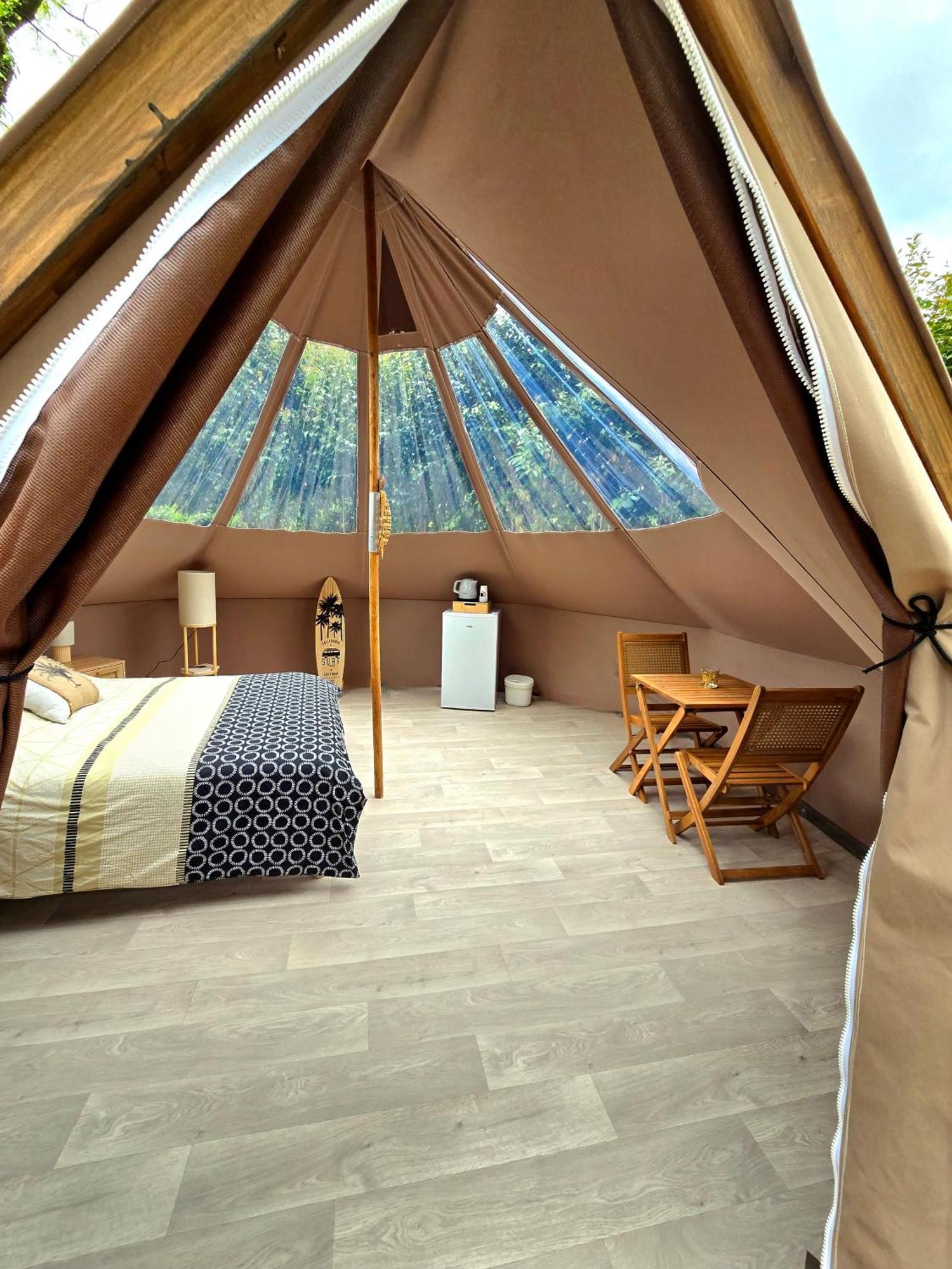 Les Nuits De Cassiopee Bed & Breakfast Sorde-l'Abbaye Bagian luar foto