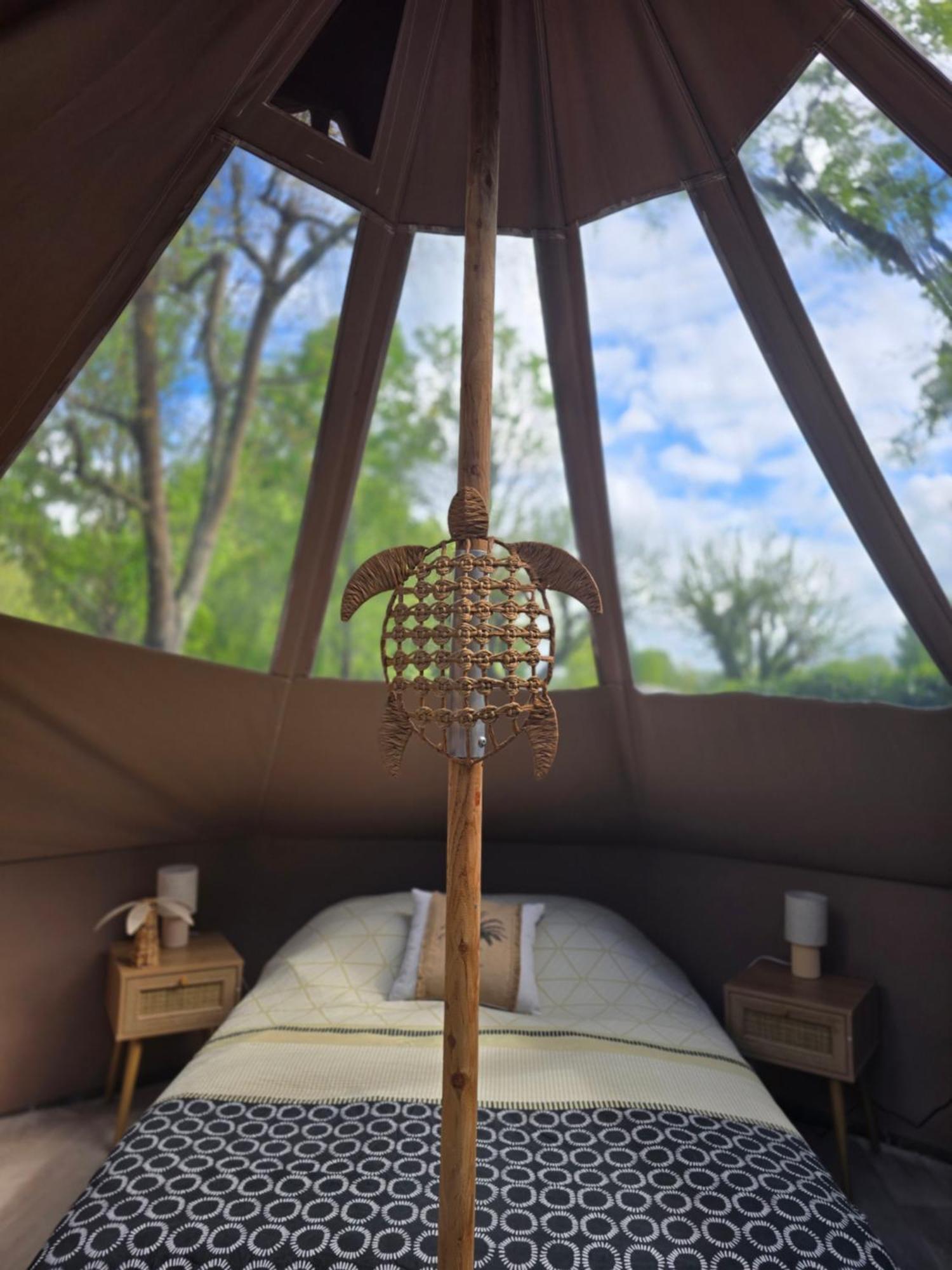 Les Nuits De Cassiopee Bed & Breakfast Sorde-l'Abbaye Bagian luar foto