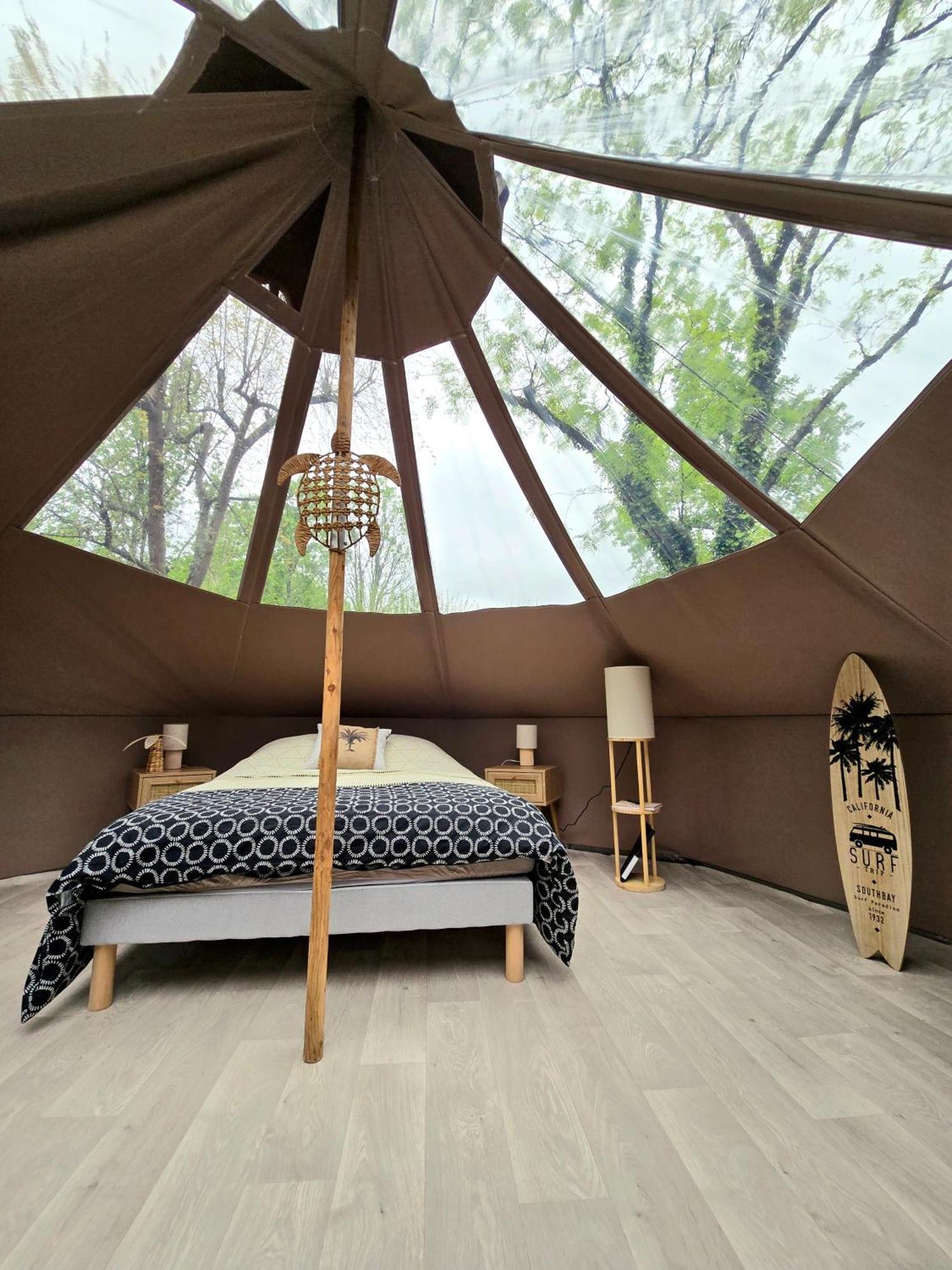 Les Nuits De Cassiopee Bed & Breakfast Sorde-l'Abbaye Bagian luar foto